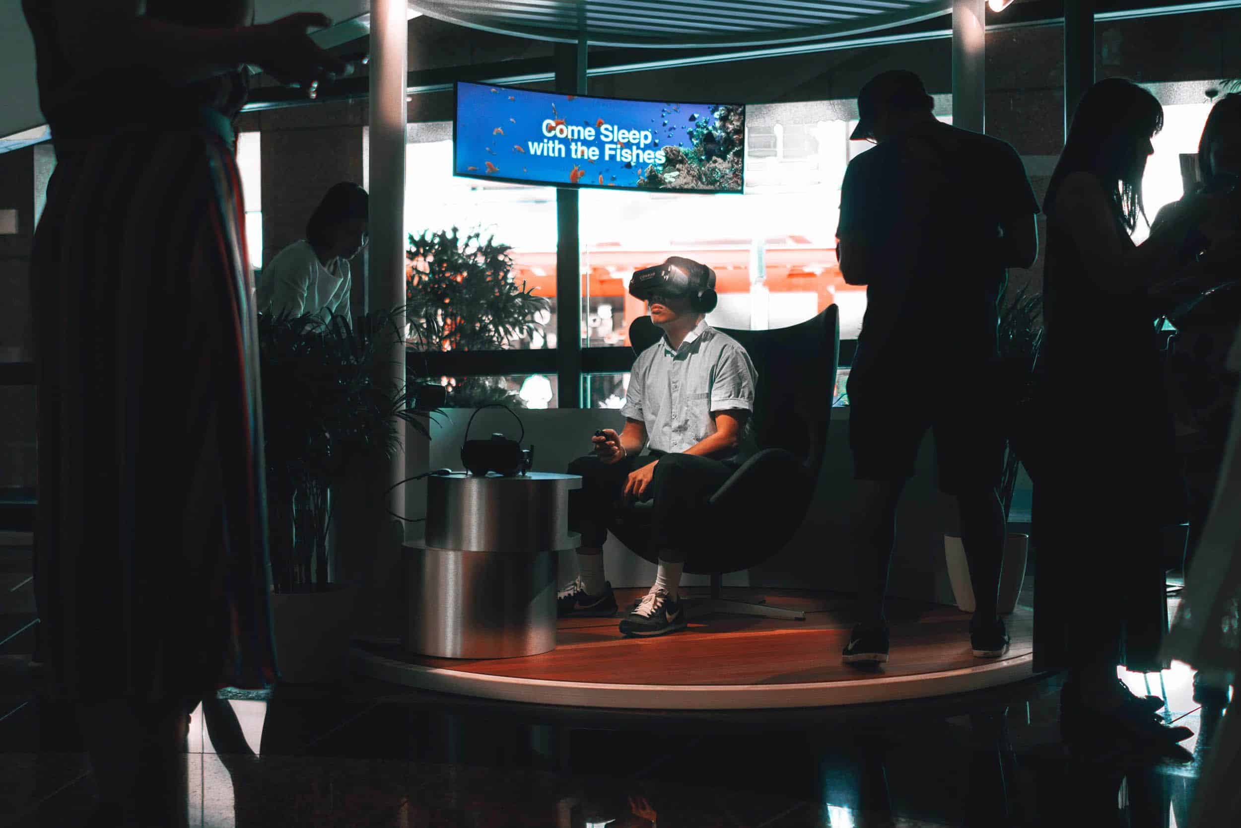 VR